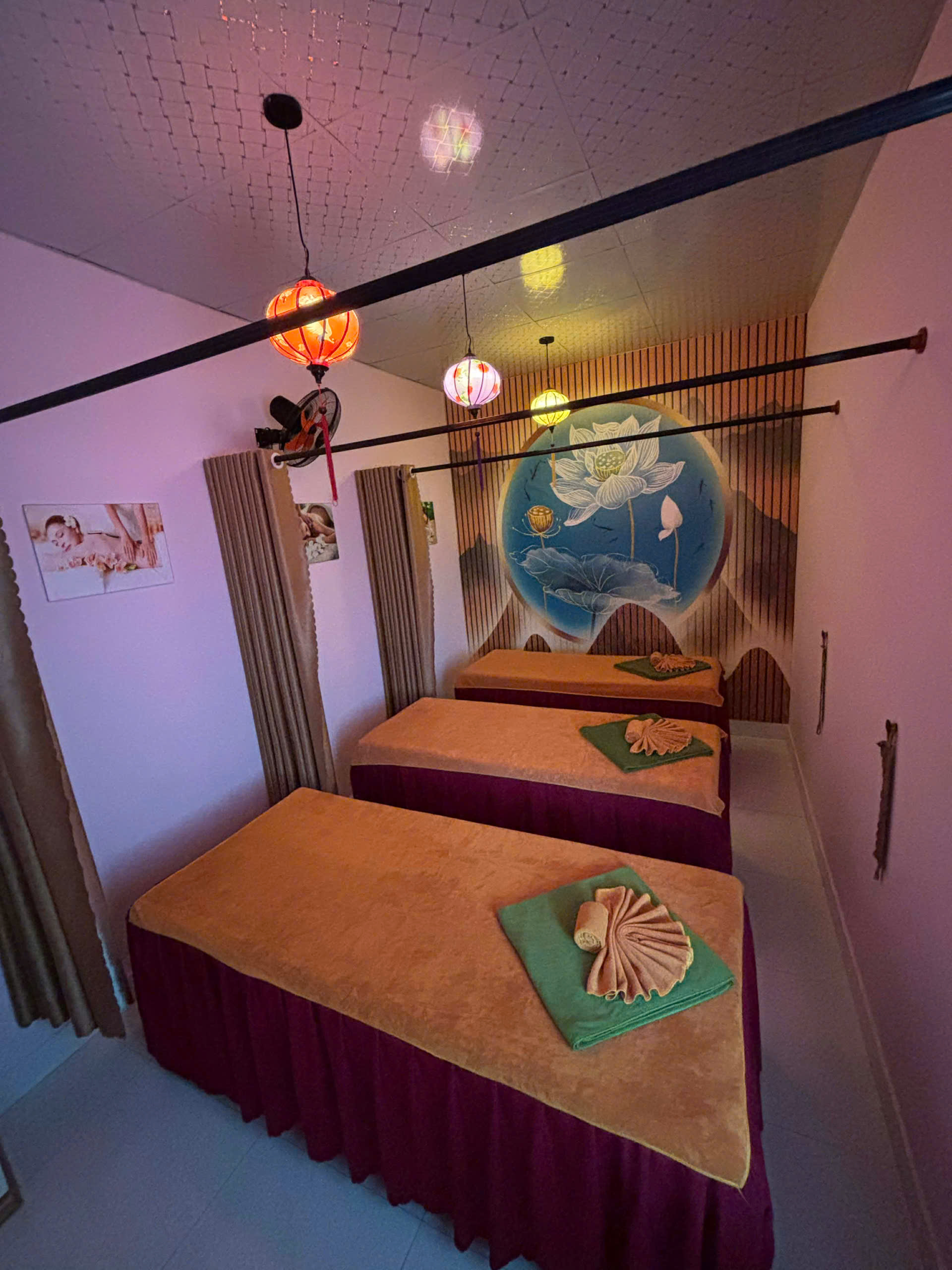 Oanh Spa Room